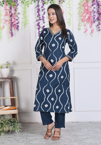 Teal Lehriya Printed Women Embroidered V neck Staright Kurta