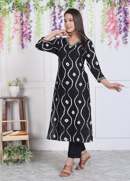 Black Lehriya Printed Women Embroidered V neck Staright Kurta