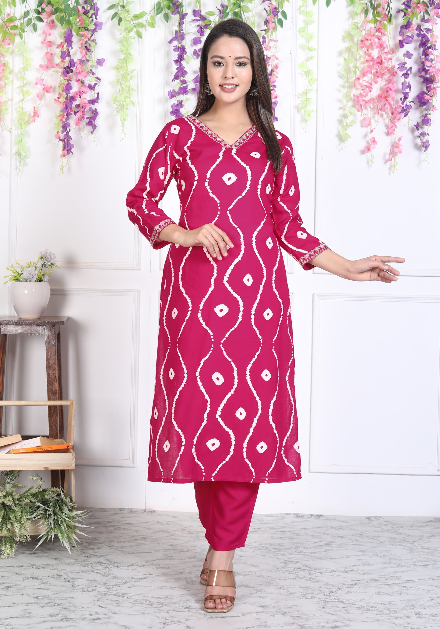 Pink Lehriya Printed Women Embroidered V neck Staright Kurta