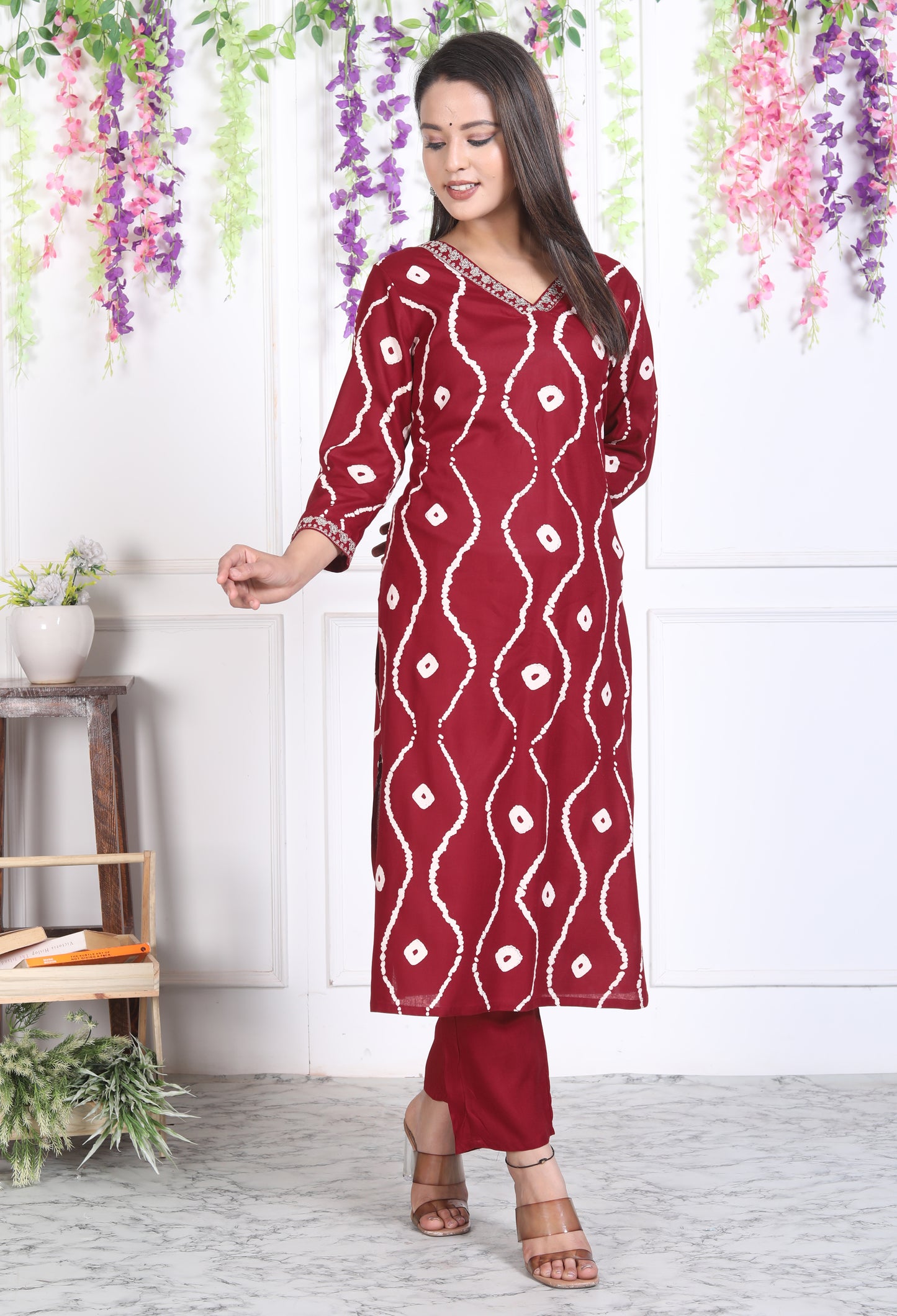 Maroon Lehriya Printed Women Embroidered V neck Staright Kurta
