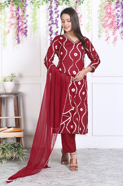 Maroon Lehriya Printed Women Embroidered V neck Staright Kurta Pant and Dupatta Set