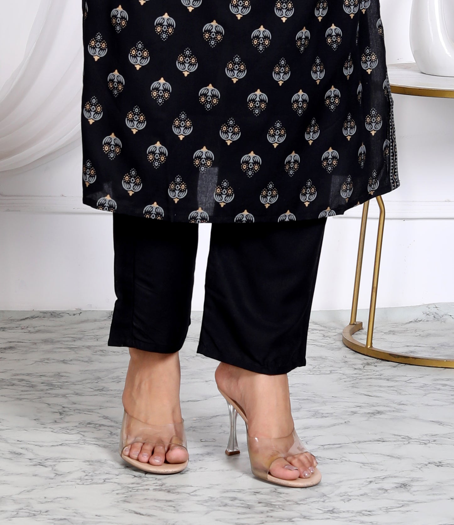 Black Rayon Printed Women Round Neck Straight Kurta