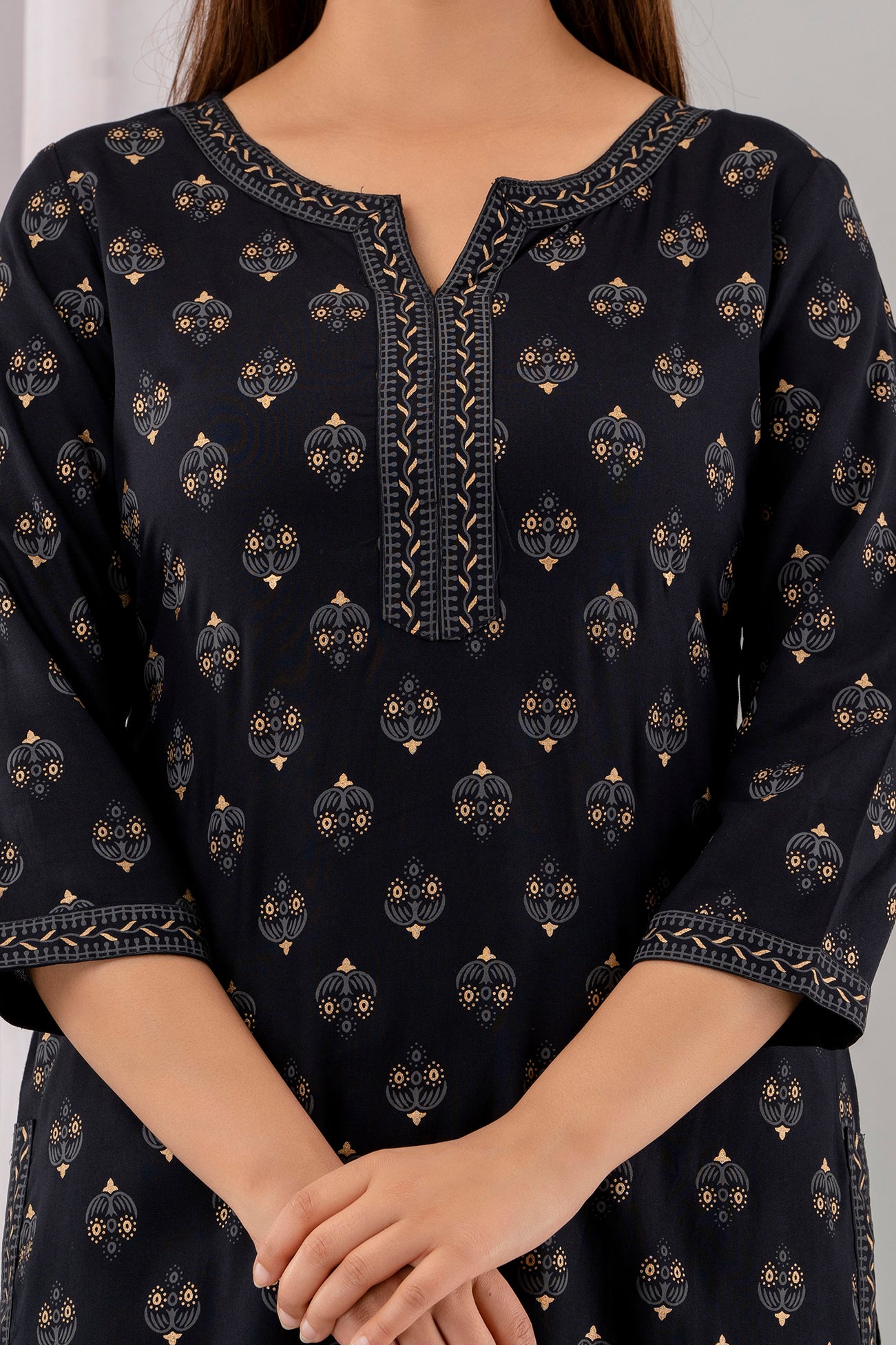 Black Rayon Printed Women Round Neck Straight Kurta Set