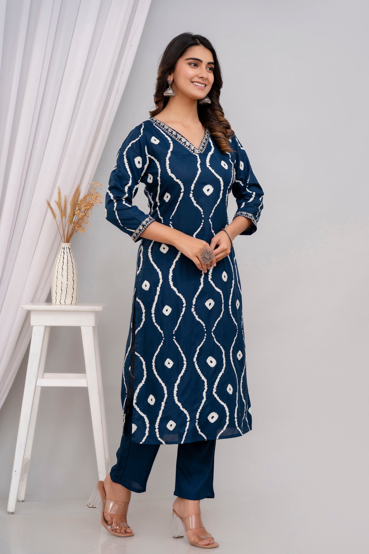 Teal Lehriya Printed Women Embroidered V neck Staright Kurta Set