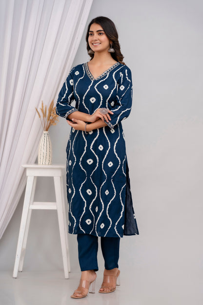 Teal Lehriya Printed Women Embroidered V neck Staright Kurta Set