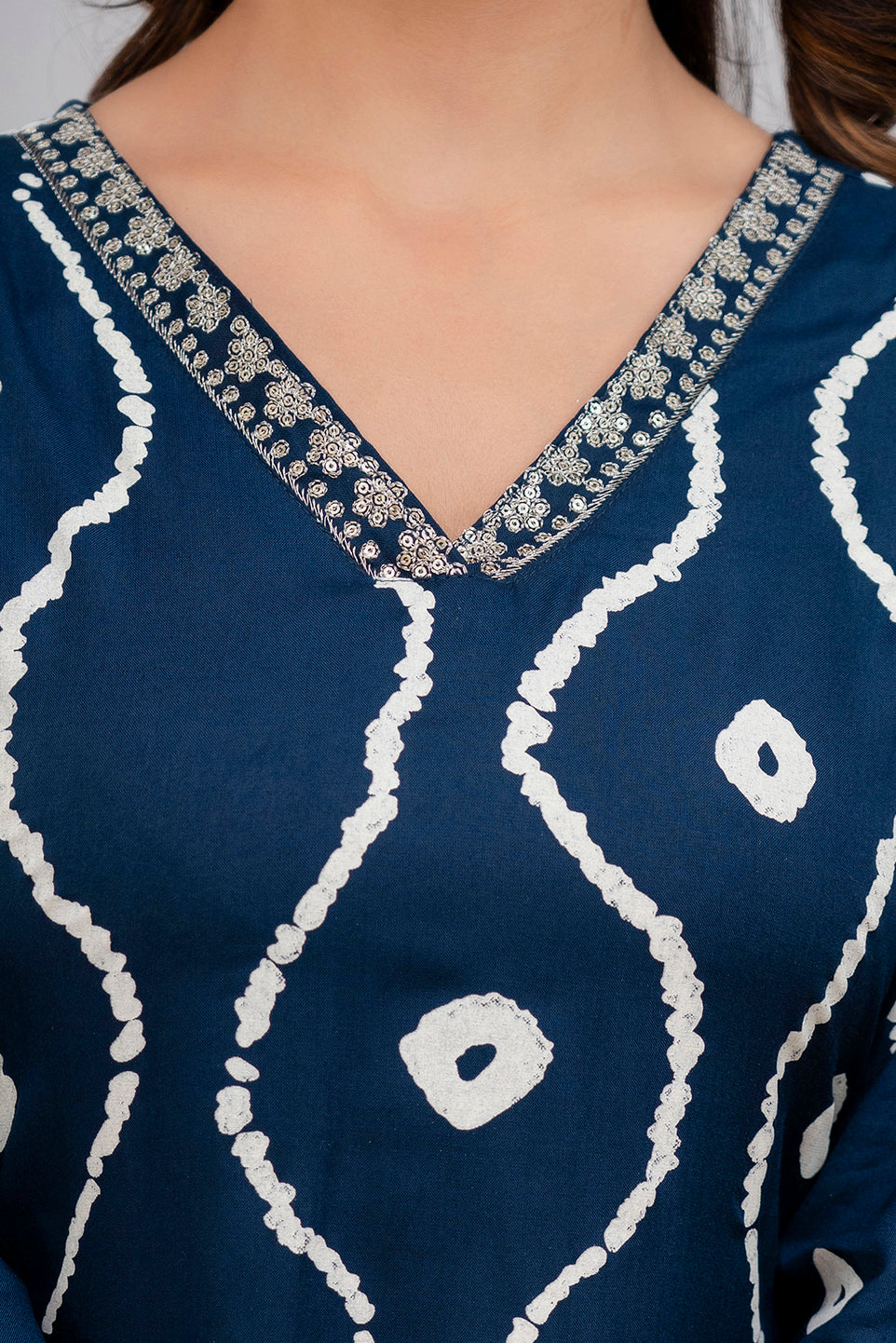 Teal Lehriya Printed Women Embroidered V neck Staright Kurta Set