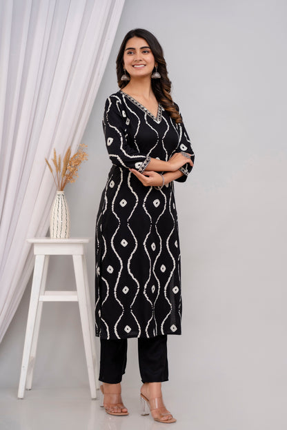 Black Lehriya Printed Women Embroidered V neck Staright Kurta Set