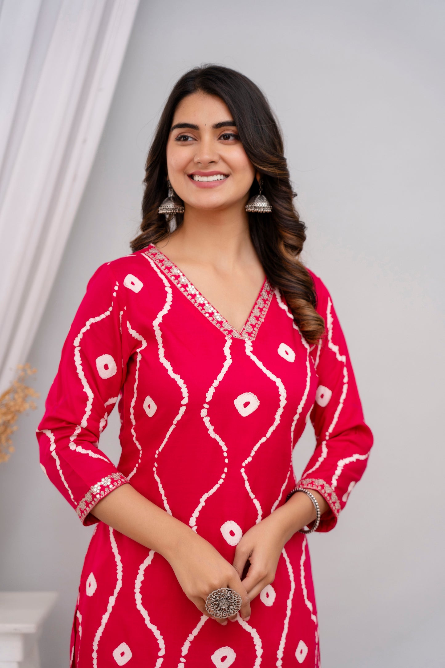 Pink Lehriya Printed Women Embroidered V neck Staright Kurta Set