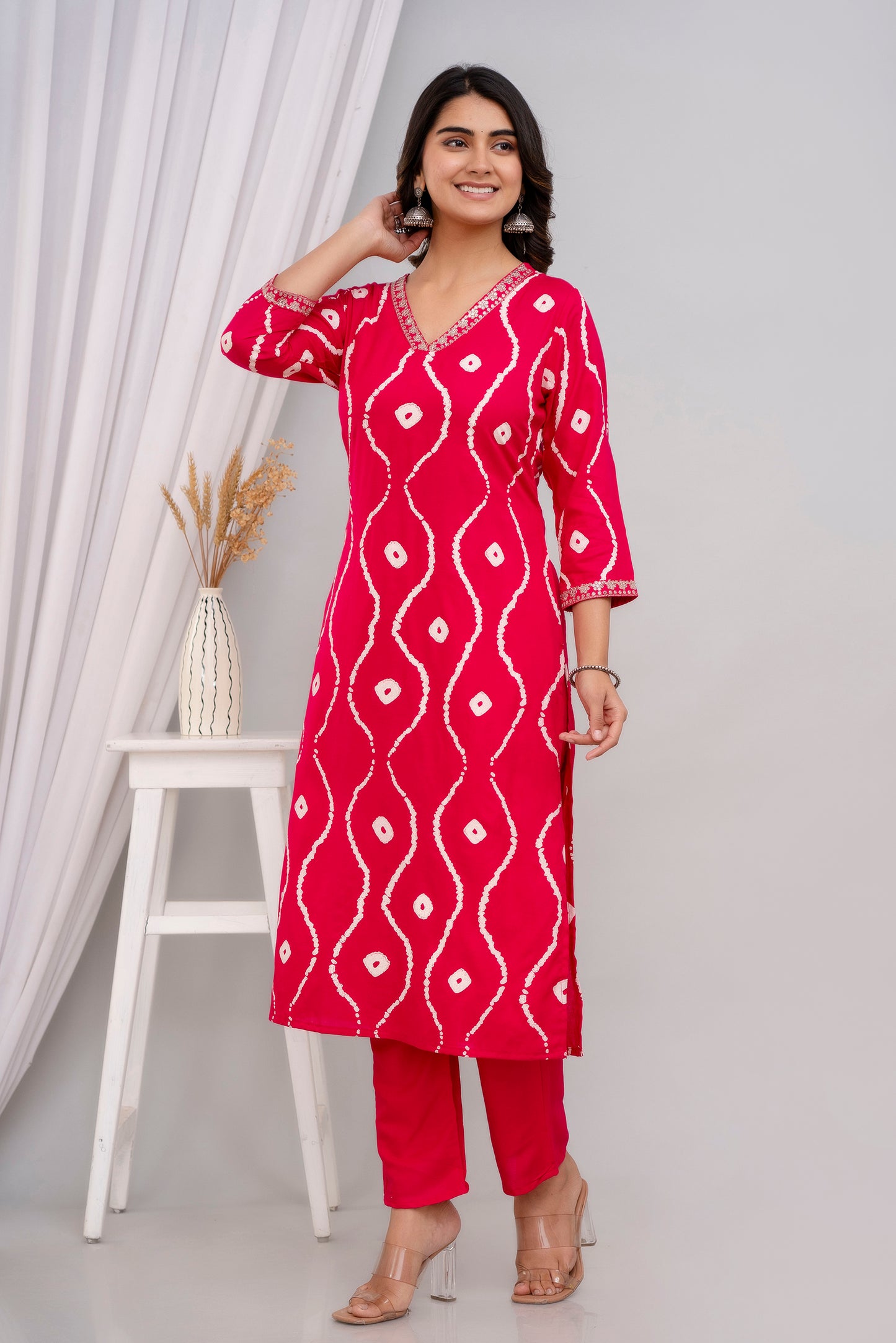Pink Lehriya Printed Women Embroidered V neck Staright Kurta Set