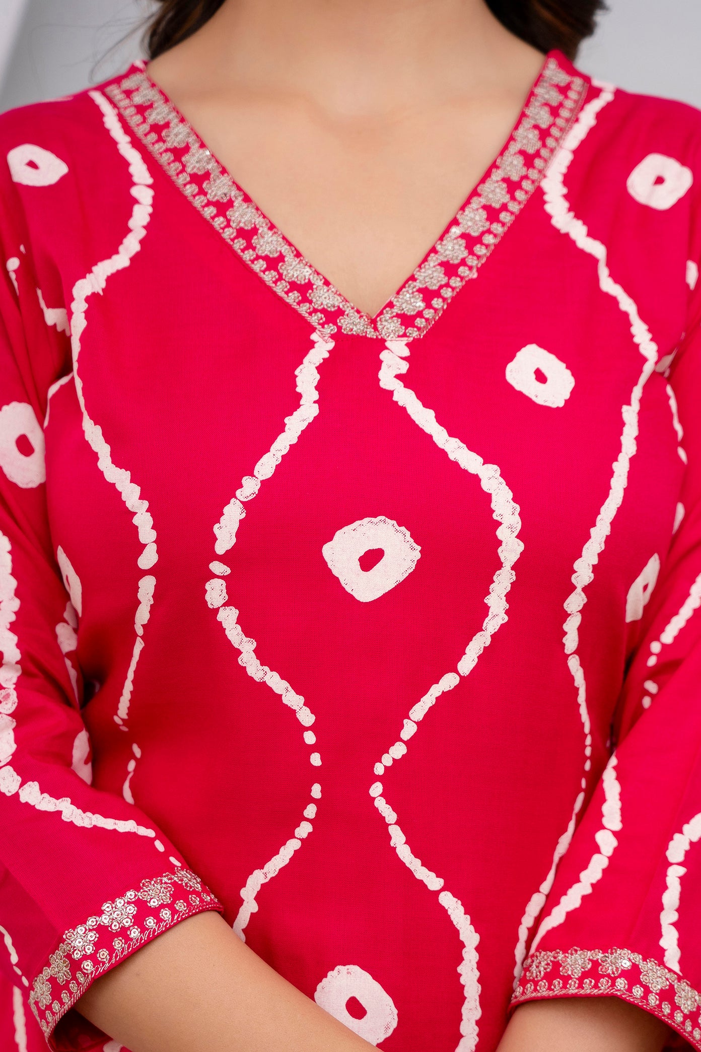 Pink Lehriya Printed Women Embroidered V neck Staright Kurta Set